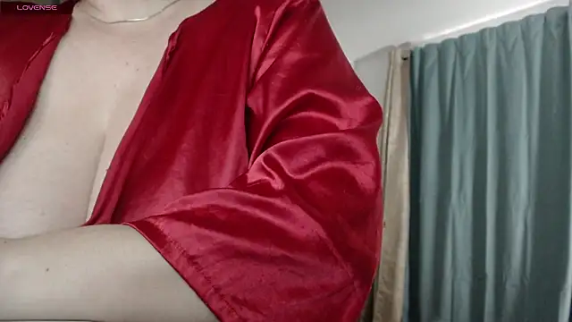 Snapshot of MommyHelpsmee chatting on October 16, 2025, 10:22 pm MommyHelpsmee online show from October 16, 2025, 10:22 pm