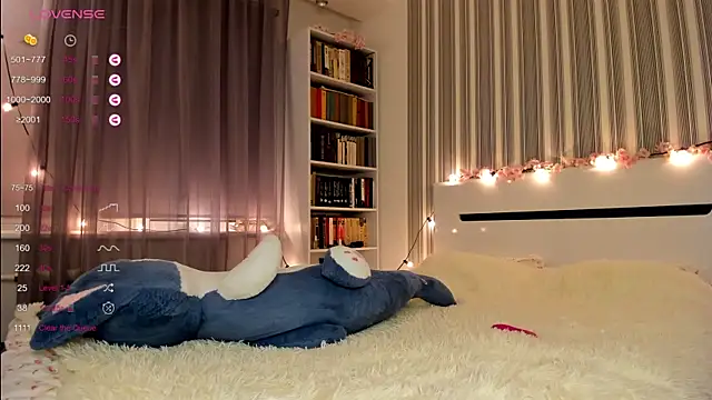 Awwwrora online show from January 9, 2025, 5:00 pm