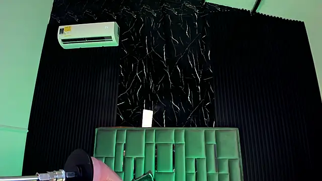 LolaAngellx online show from September 23, 2025, 8:34 pm