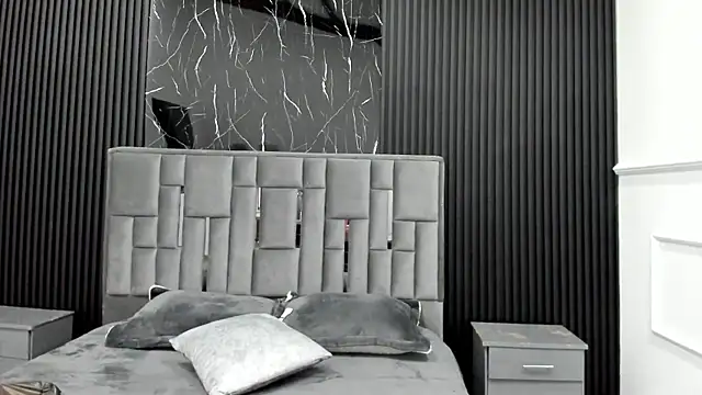 LolaAngellx online show from November 8, 2025, 7:45 pm