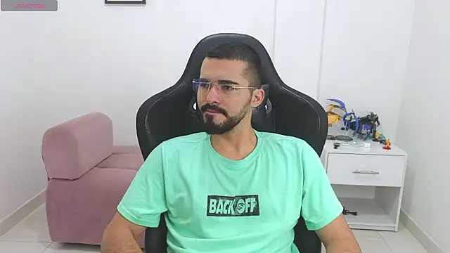 Massimoo 07 online show from February 5, 2026, 5:17 pm