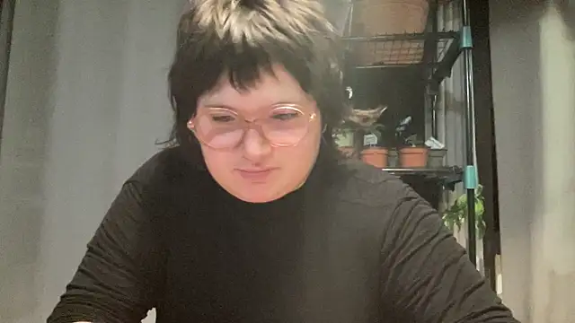  dwhorekin  online show from November 28, 2025, 12:24 am