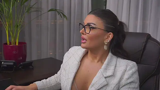 myakalifa online show from December 13, 2024, 3:54 pm