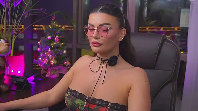 myakalifa online show from December 17, 2024, 5:58 pm