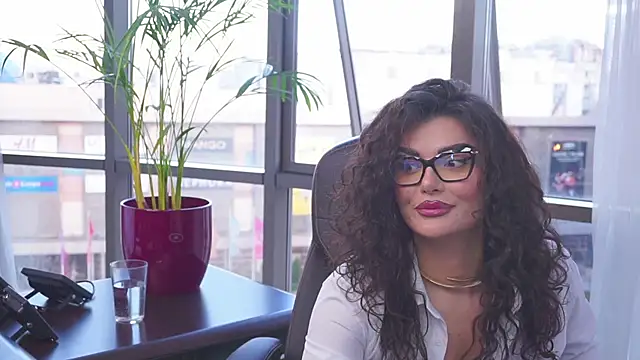 myakalifa online show from January 10, 2025, 1:31 pm