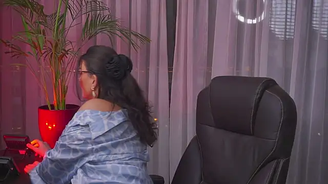 myakalifa online show from January 19, 2025, 3:32 pm