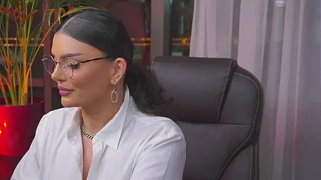 myakalifa online show from January 21, 2025, 9:04 pm