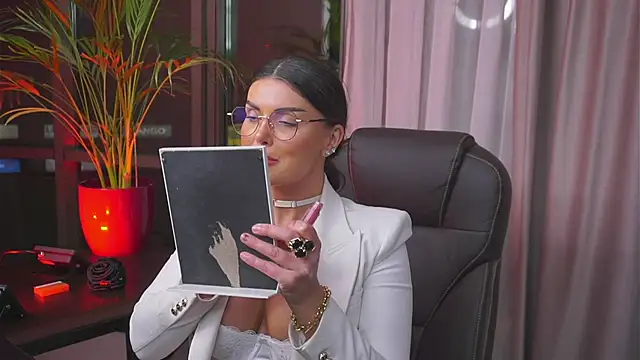 myakalifa online show from January 26, 2025, 11:18 pm