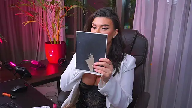 myakalifa online show from February 2, 2025, 7:35 pm