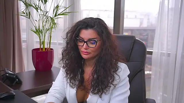 myakalifa online show from March 1, 2025, 10:02 am