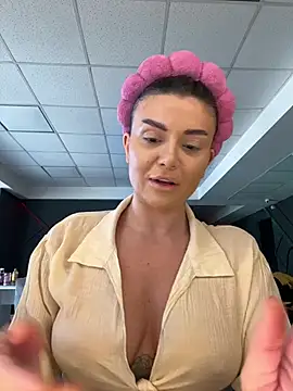 myakalifa online show from March 23, 2025, 8:37 am