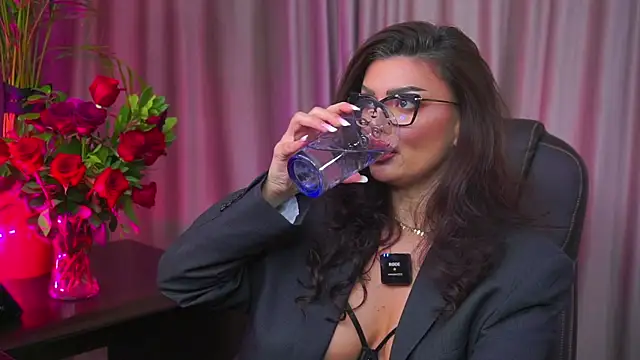 myakalifa online show from September 9, 2025, 9:36 pm