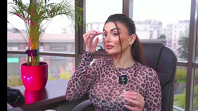 myakalifa online show from October 3, 2025, 12:13 pm