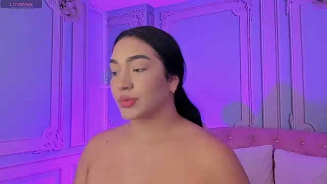 stefany duque1  online show from January 8, 2025, 2:57 am