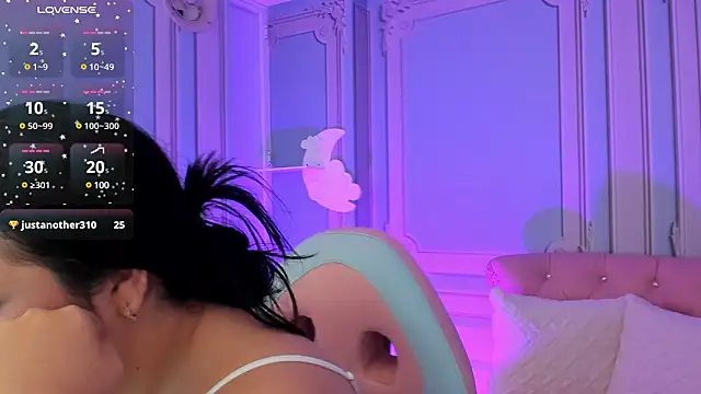 stefany duque1  online show from January 19, 2025, 8:29 am