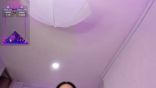 stefany duque1  online show from February 7, 2025, 7:07 am