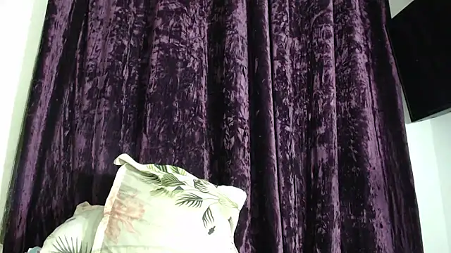 Snapshot of Ebonyxprincess_ chatting on February 9, 2025, 2:17 am Ebonyxprincess  online show from February 9, 2025, 2:17 am