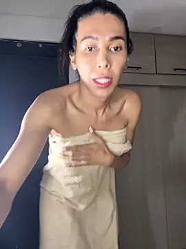 Snapshot of Ebonyxprincess_ chatting on October 21, 2025, 8:53 pm Ebonyxprincess  online show from October 21, 2025, 8:53 pm