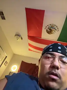 cloudy couple444 online show from September 17, 2025, 4:58 am