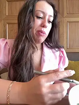 AndreaMood online show from March 5, 2025, 4:13 am