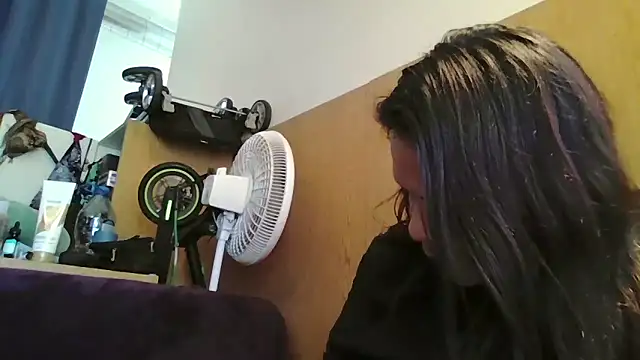 Snapshot of Dnasty408 chatting on February 4, 2026, 9:42 pm Dnasty408 online show from February 4, 2026, 9:42 pm