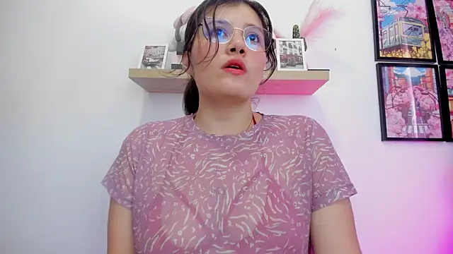 Carolina Burninng online show from September 27, 2025, 8:58 pm