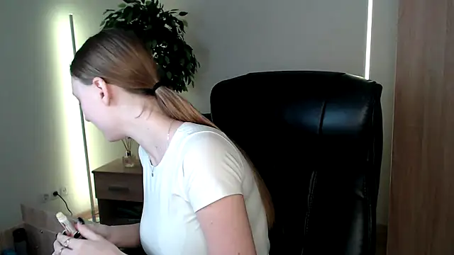 Haley Vixen online show from December 24, 2024, 9:06 am