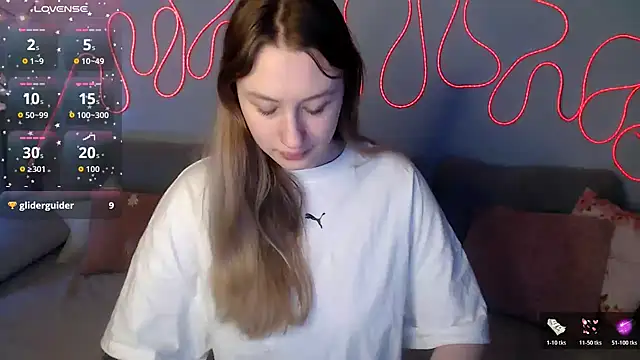 Haley Vixen online show from December 14, 2025, 9:03 am