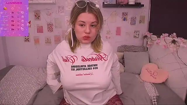 TessPleasure online show from January 2, 2025, 9:00 am