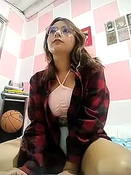 Snapshot of Paulina_mosh chatting on March 11, 2025, 11:55 am Paulina mosh online show from March 11, 2025, 11:55 am