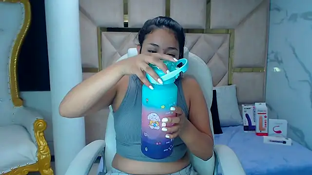 IsabellRodriguez18 online show from March 7, 2025, 7:19 am