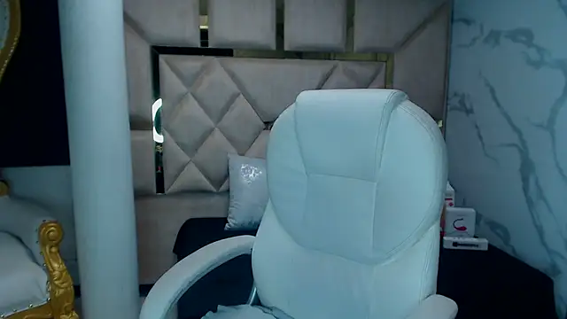 IsabellRodriguez18 online show from March 9, 2025, 11:36 am