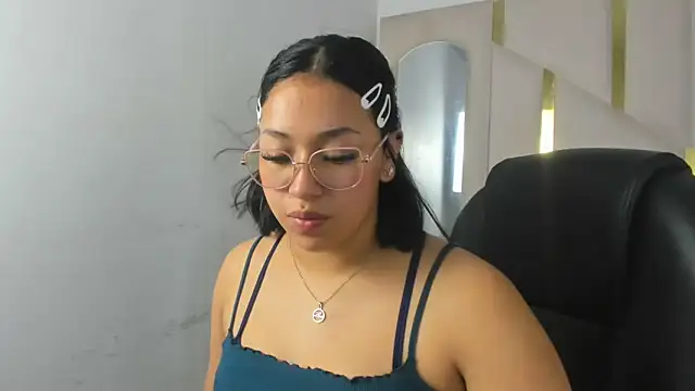 IsabellRodriguez18 online show from December 3, 2025, 4:53 am