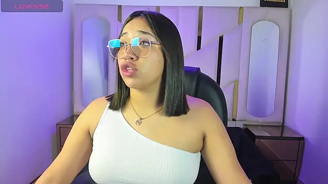 IsabellRodriguez18 online show from March 3, 2026, 3:12 am