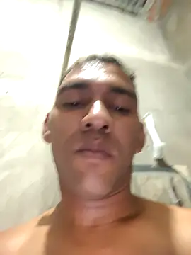 yaxom33 online show from March 20, 2026, 11:31 pm