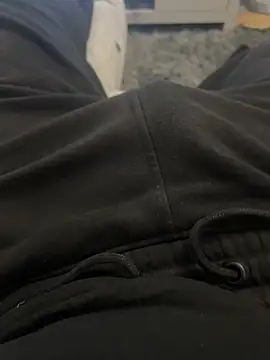 22TT2295 online show from October 11, 2025, 8:18 pm