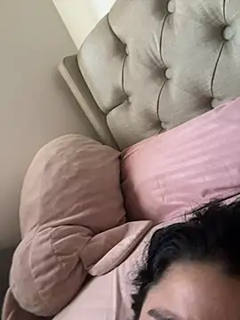 apriil rossee online show from February 6, 2025, 2:04 pm