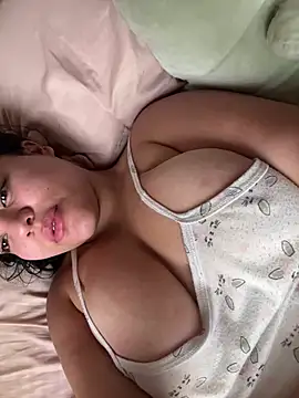 apriil rossee online show from February 7, 2025, 3:52 pm