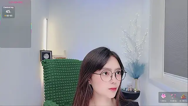 Snapshot of Natasha2025 chatting on November 12, 2025, 5:02 pm Natasha2025 online show from November 12, 2025, 5:02 pm