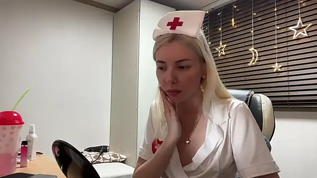 yunasuka online show from January 15, 2025, 7:55 pm