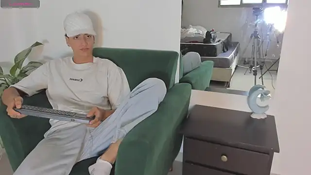 two milkyway online show from October 24, 2025, 12:34 pm