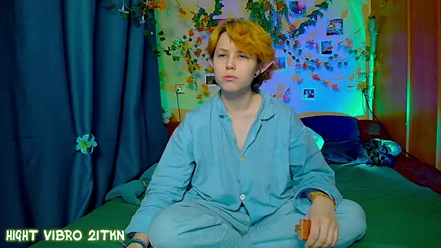 TrickyKitsune online show from October 15, 2025, 10:37 am