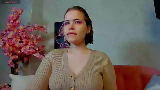 EricaElliott online show from January 29, 2025, 1:05 am