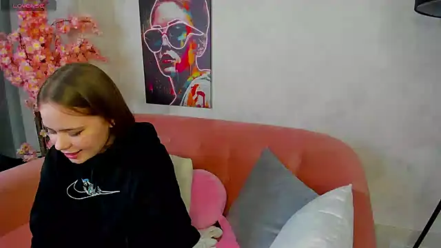 EricaElliott online show from February 2, 2025, 4:15 am