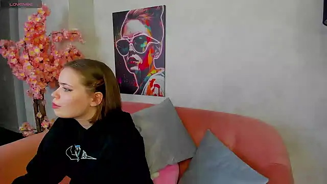 EricaElliott online show from February 2, 2025, 7:20 am