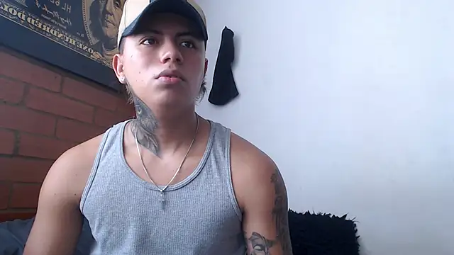 Snapshot of Thiago_x_Sahara chatting on January 15, 2025, 3:07 pm Thiago x Sahara online show from January 15, 2025, 3:07 pm