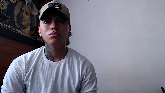 Snapshot of Thiago_x_Sahara chatting on January 17, 2025, 12:31 pm Thiago x Sahara online show from January 17, 2025, 12:31 pm