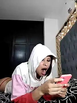 Mia WAll online show from January 3, 2025, 11:25 am