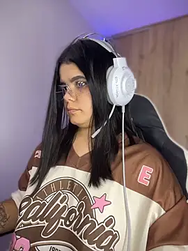 pretty angela1 online show from April 12, 2026, 2:11 pm