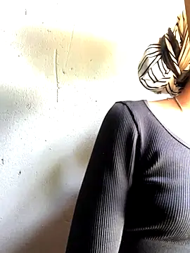 xxSexyTalia28 online show from October 8, 2025, 11:52 am